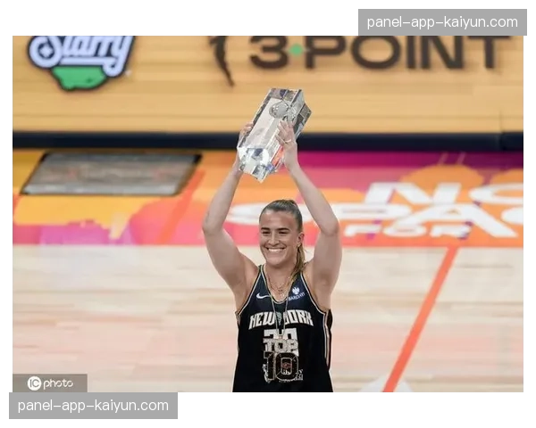 花絮：NBA全明星周末，库里与WNBA三分王约内斯库加赛三分